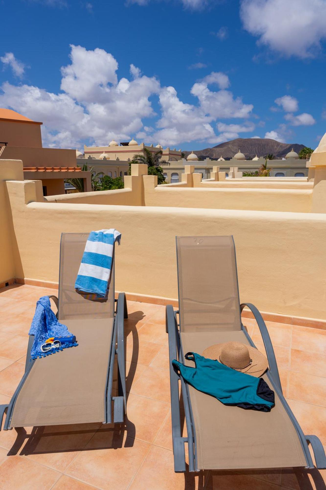 Villas Y Apartamentos El Sultan Corralejo Exterior foto